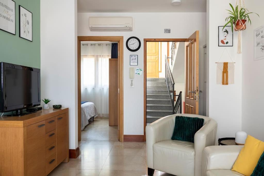 Seaesta Apartment Pool And Beach Slatine Exterior foto