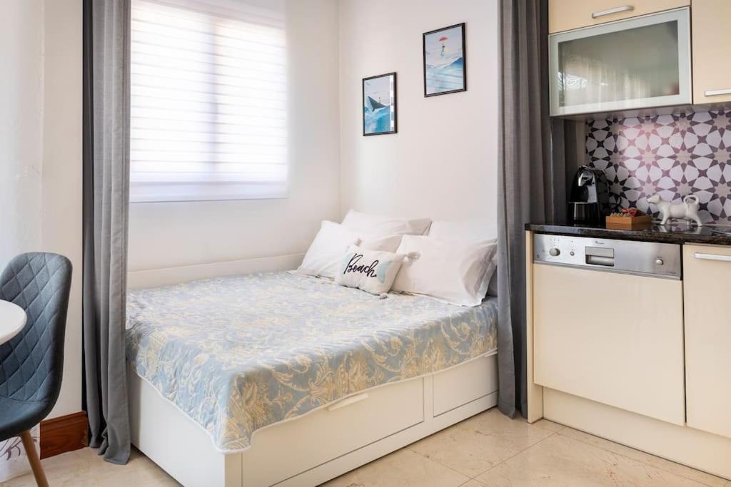 Seaesta Apartment Pool And Beach Slatine Exterior foto