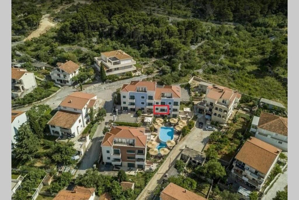 Seaesta Apartment Pool And Beach Slatine Exterior foto